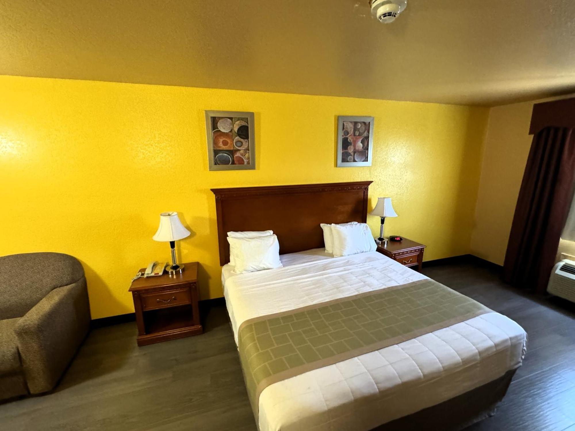 Quality Inn & Suites Mcalester On Hwy 69 & Us 75 מראה חיצוני תמונה